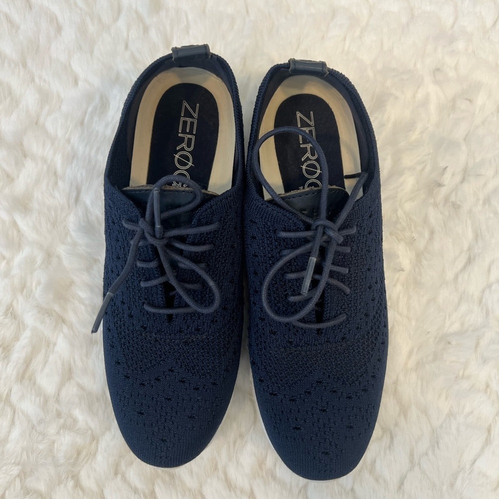 Blue Minimalist Low-Top Sneakers